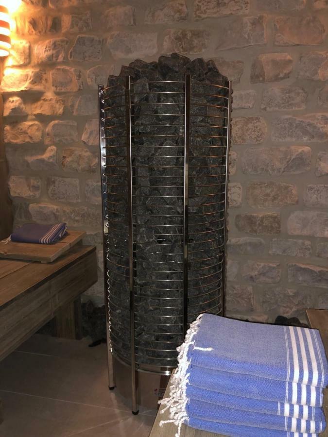 Beline Direct Aan Zee, Verwarmd Zwembad En Sauna Villa